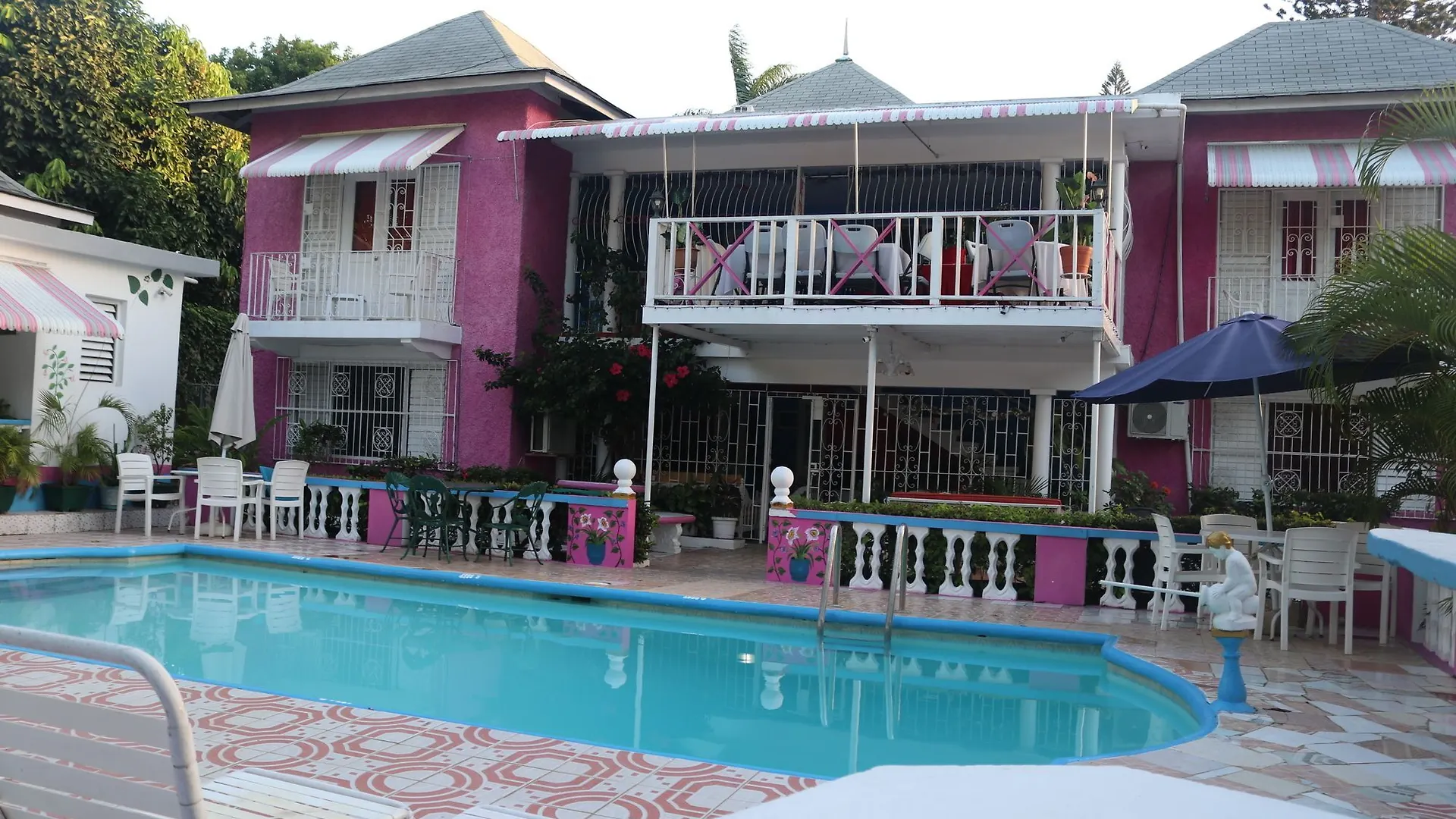 Hibiscus Hostel Montego Bay 0*,  Jamaica