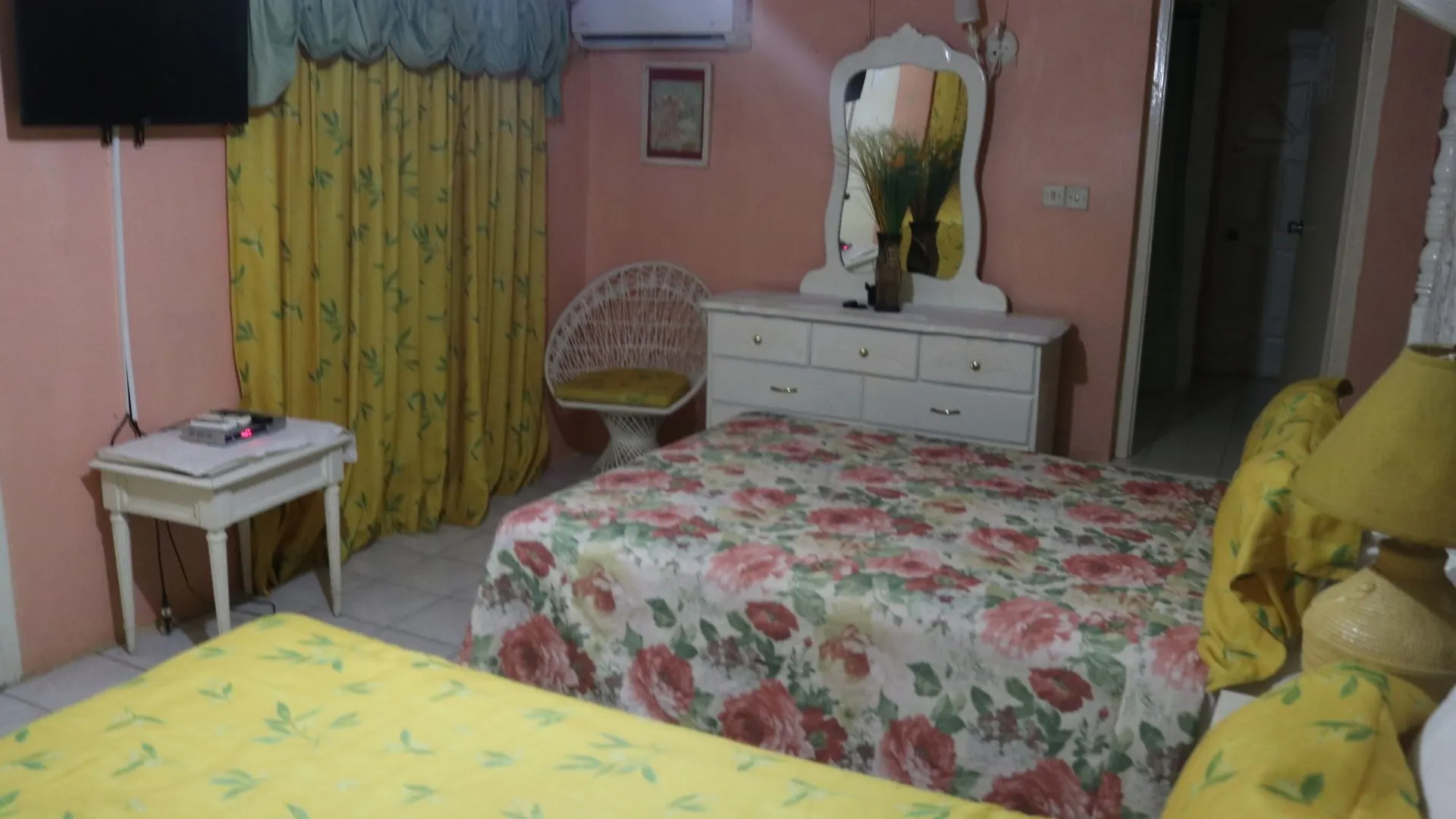 Hibiscus Hostel Montego Bay